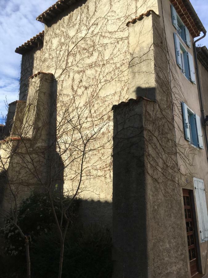 Entre l'église et la place Villa Quillan Esterno foto
