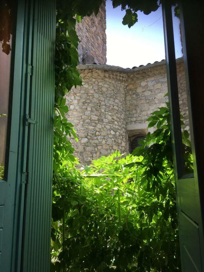 Entre l'église et la place Villa Quillan Esterno foto